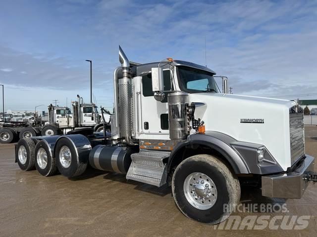 Kenworth T800W 牵引车