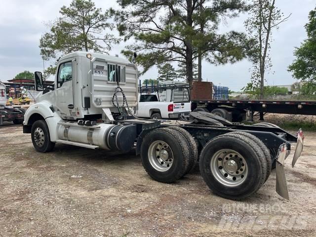 Kenworth T880 牵引车