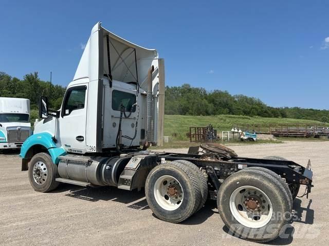 Kenworth T880 牵引车