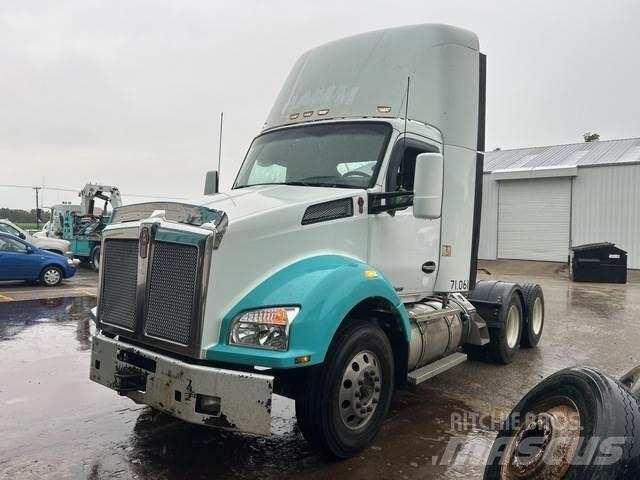 Kenworth T880 牵引车