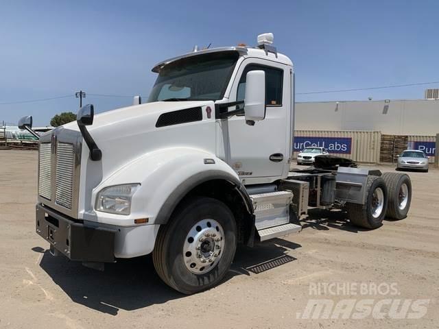 Kenworth T880 牵引车