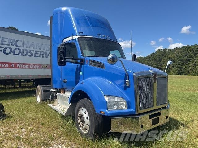 Kenworth T880 牵引车