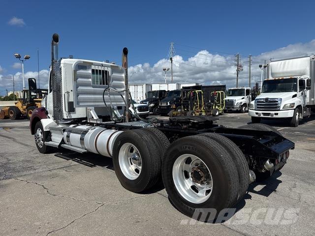 Kenworth T880 牵引车