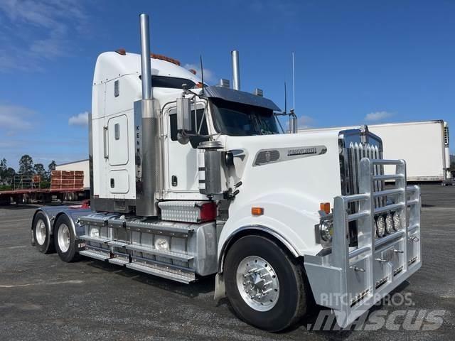 Kenworth T909 牵引车