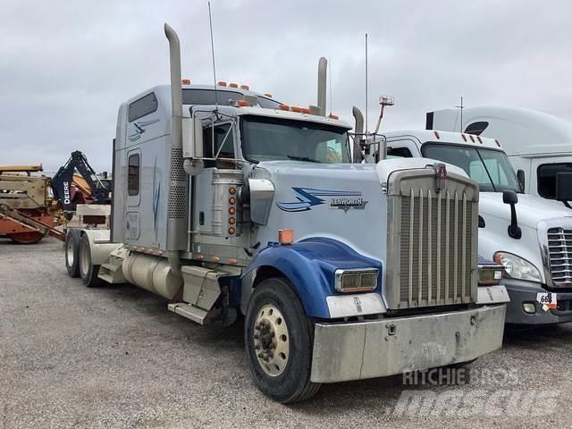 Kenworth W900 牵引车