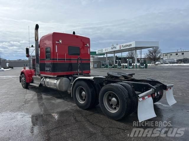 Kenworth W900 牵引车