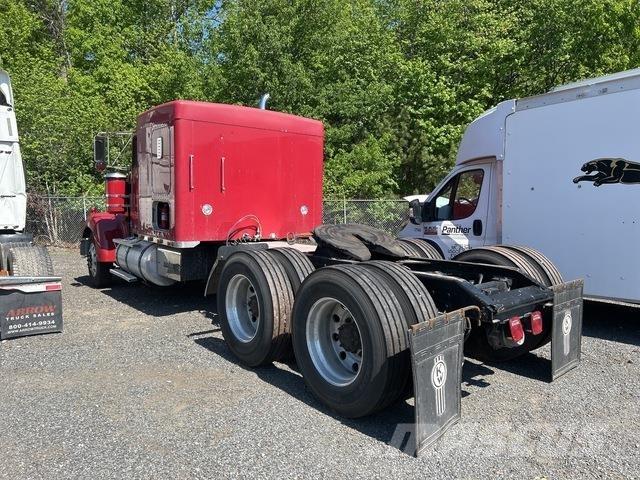 Kenworth W900 牵引车