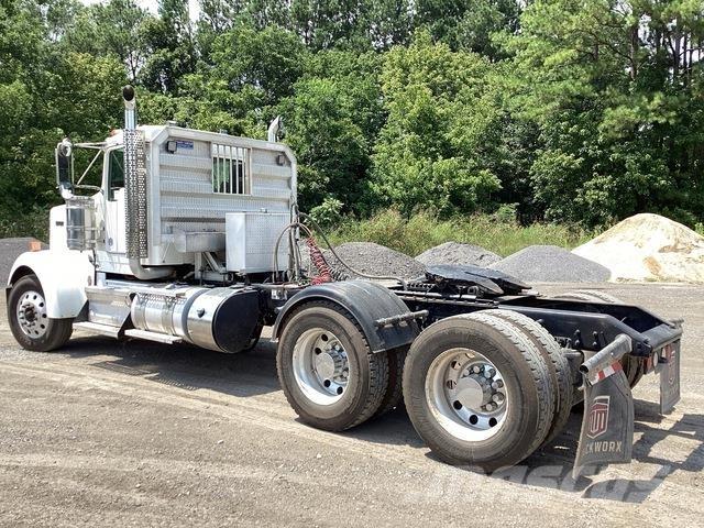 Kenworth W900 牵引车