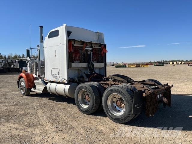 Kenworth W900 牵引车