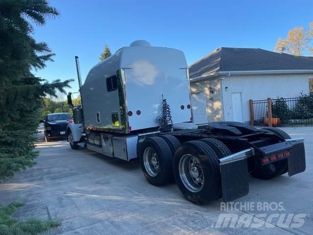 Kenworth W900L 牵引车