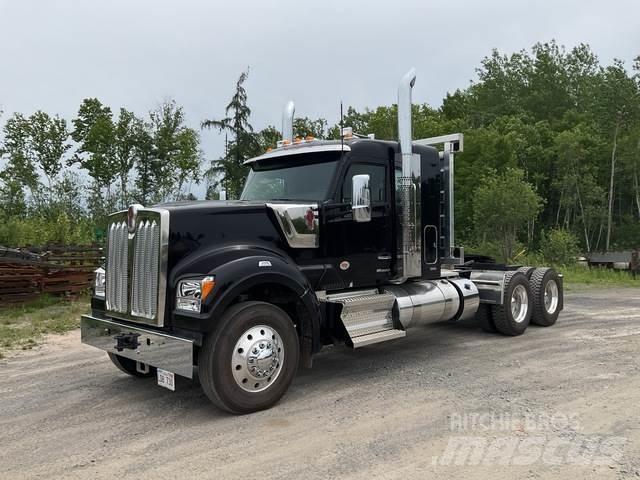 Kenworth W990 牵引车