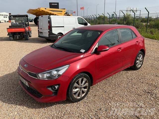 Kia Rio 汽车