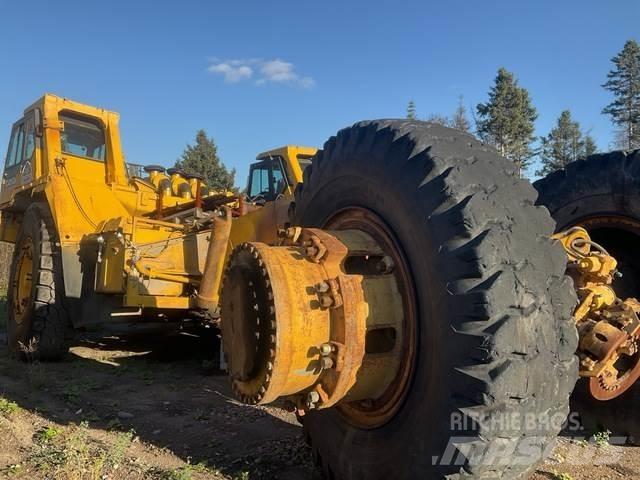 Komatsu 330M 铰接式自卸车