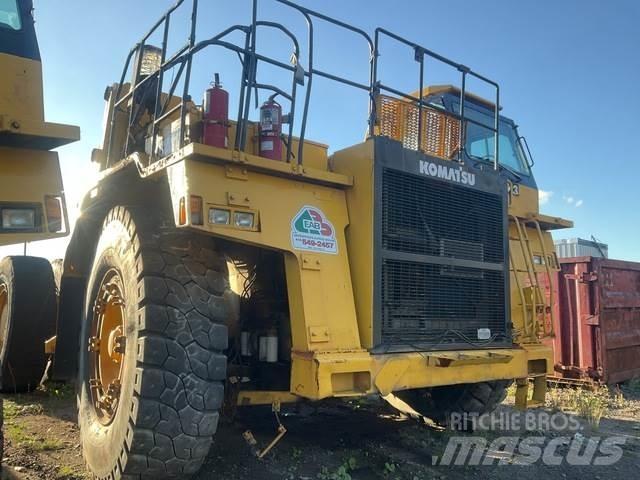 Komatsu 330M 铰接式自卸车