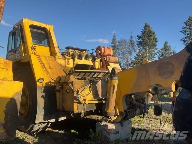 Komatsu 330M 铰接式自卸车