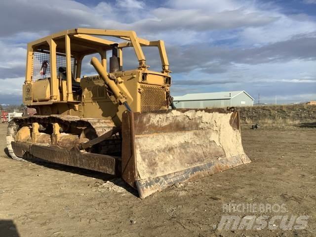 Komatsu D65E-6 履带式推土机