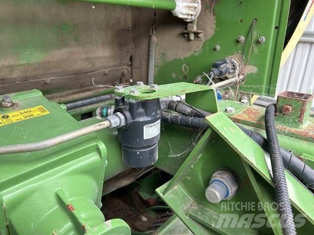 Krone V1500MC 圆捆打捆机