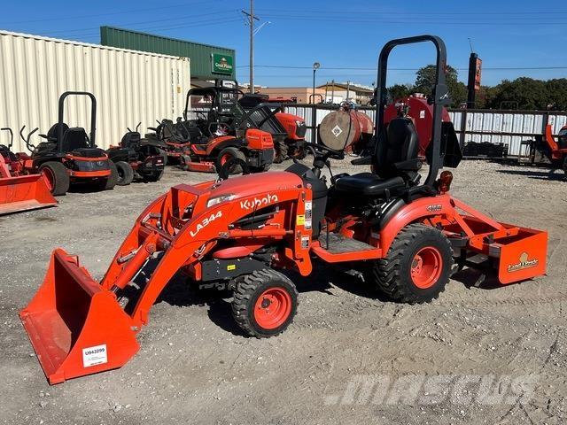 Kubota BX2680 小型拖拉机