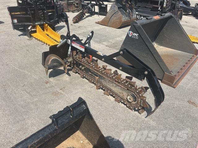 Kubota CTR1036 挖沟机