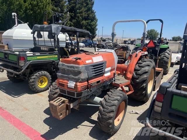 Kubota L3010D 小型拖拉机