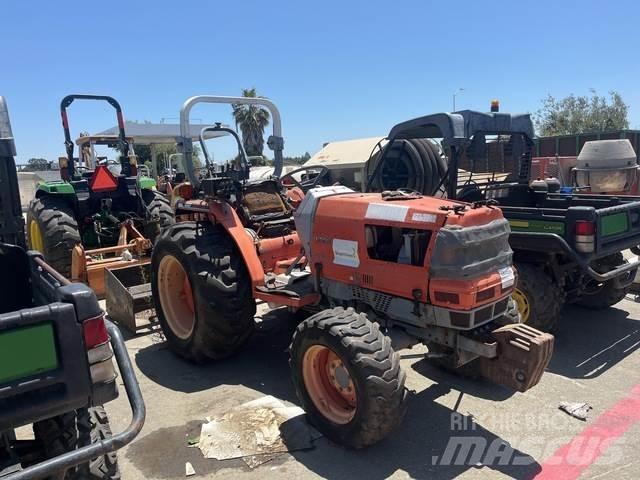 Kubota L3010D 小型拖拉机