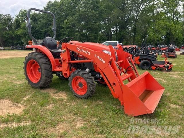 Kubota L3301DT 小型拖拉机