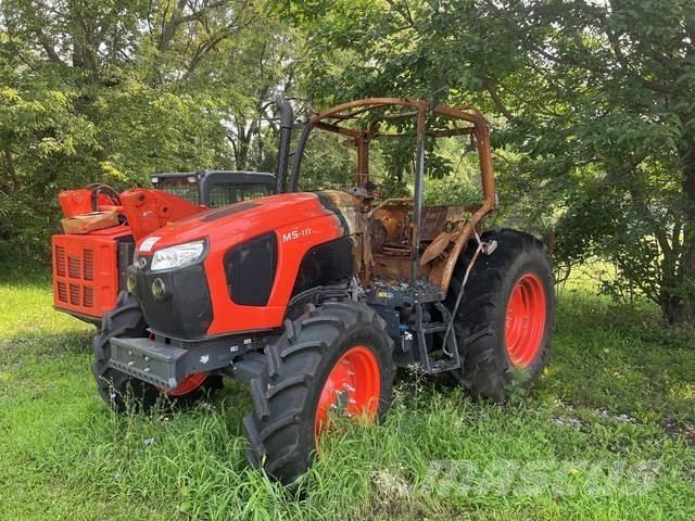 Kubota M5-111D 小型拖拉机