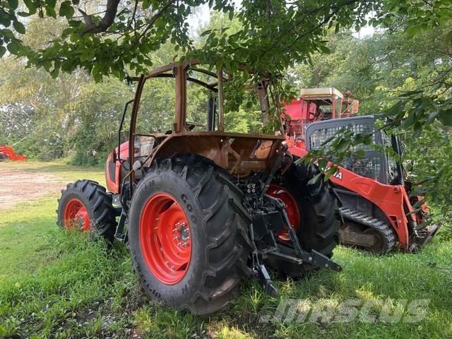 Kubota M5-111D 小型拖拉机