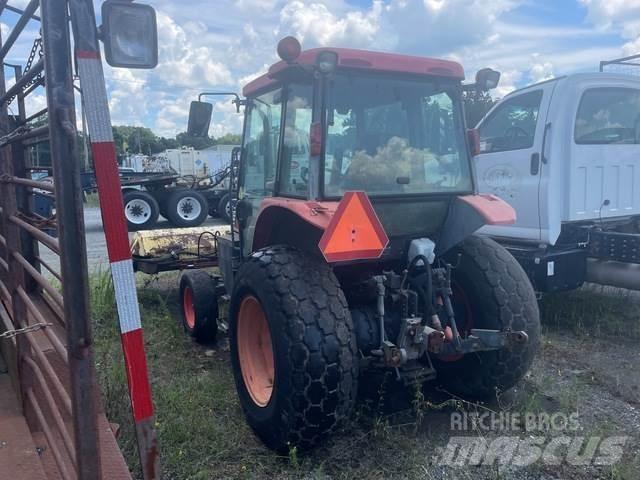 Kubota M5700 室内清扫机