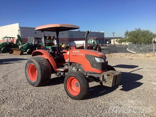 Kubota M7060D 小型拖拉机