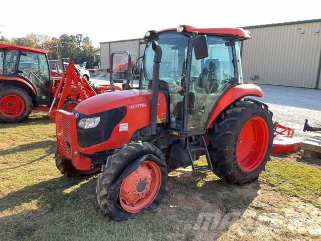 Kubota M7060D 小型拖拉机