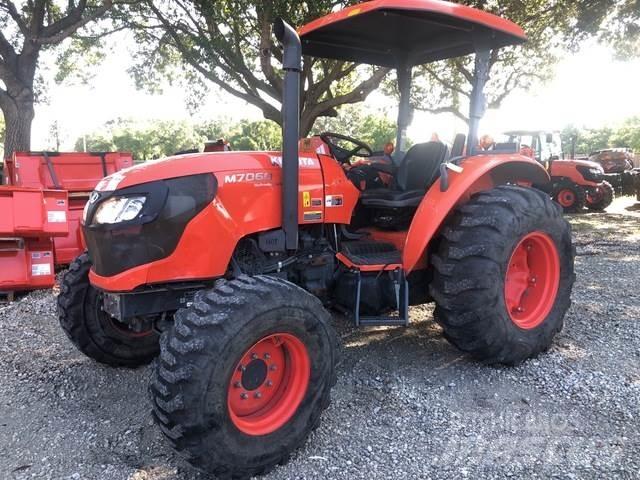 Kubota M7060HD 小型拖拉机