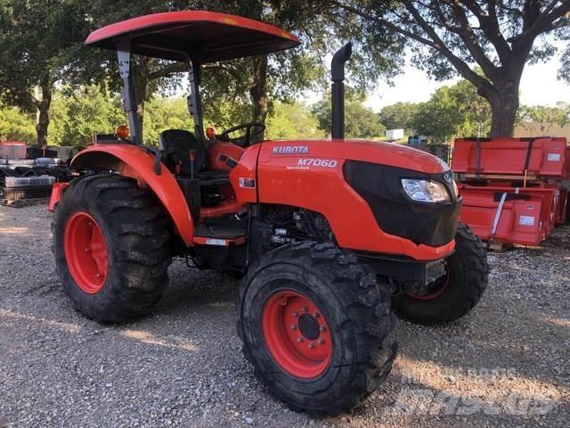 Kubota M7060HD 小型拖拉机