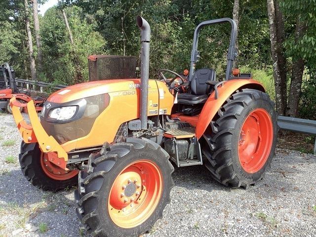 Kubota M7060HD 小型拖拉机