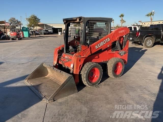 Kubota SSV65 滑移装载机