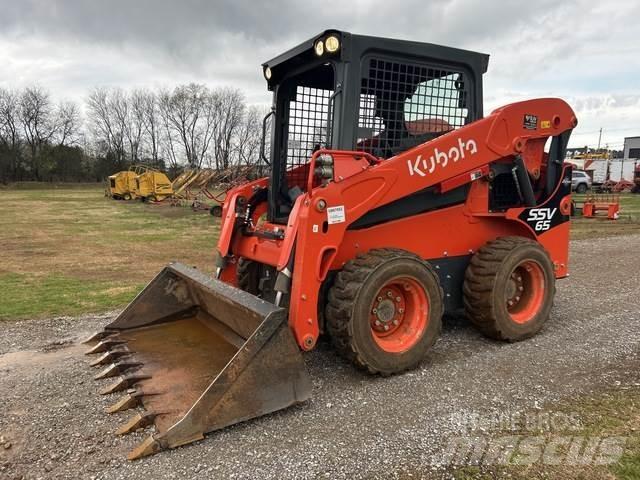 Kubota SSV65 滑移装载机
