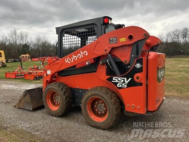 Kubota SSV65 滑移装载机