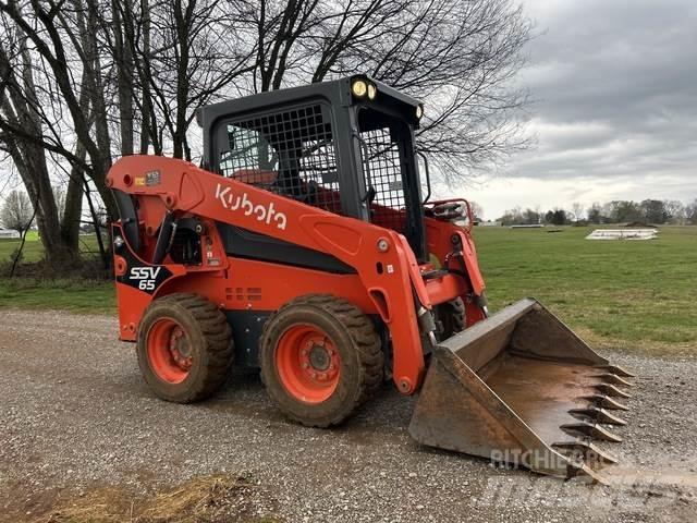 Kubota SSV65 滑移装载机