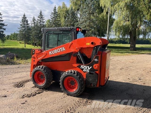 Kubota SSV65 滑移装载机