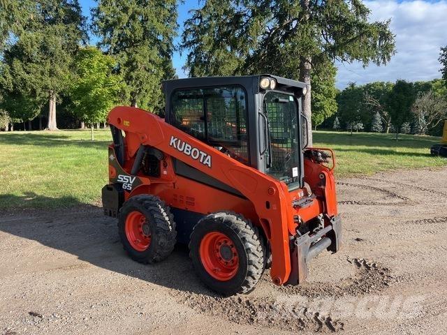 Kubota SSV65 滑移装载机