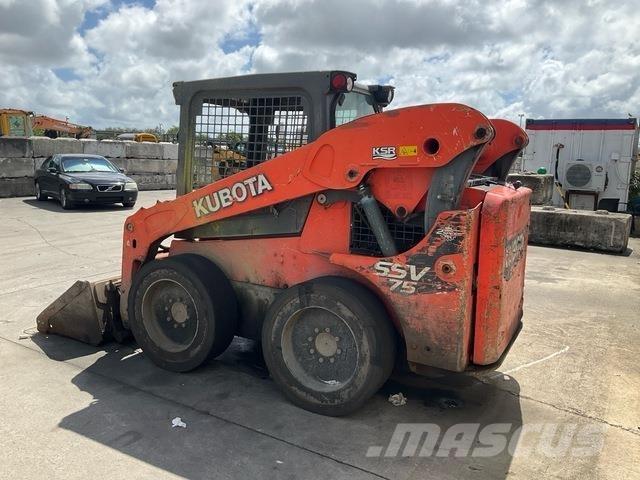 Kubota SSV75 滑移装载机