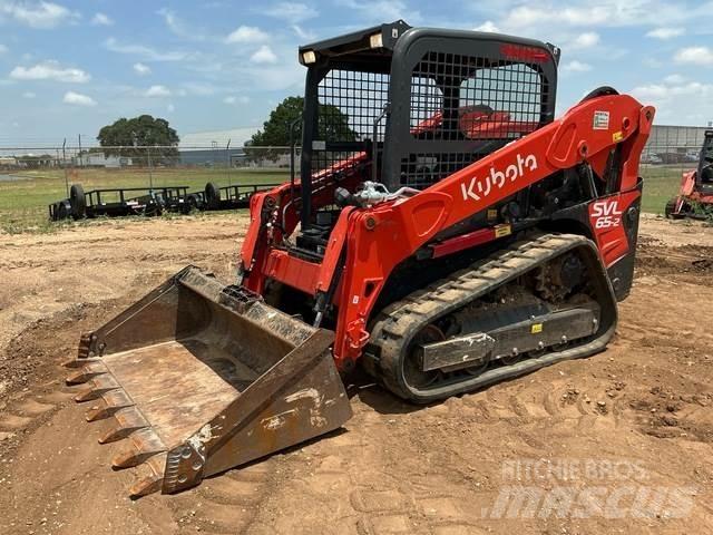 Kubota SVL65-2 滑移装载机