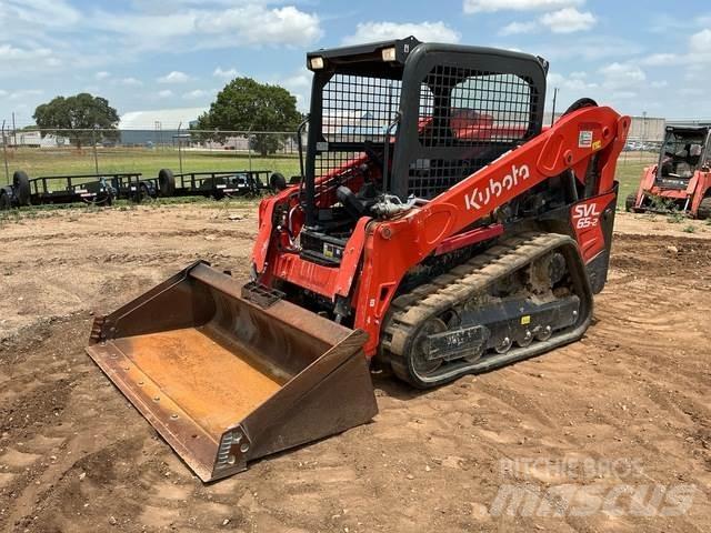 Kubota SVL65-2 滑移装载机