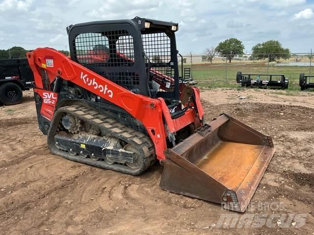 Kubota SVL65-2 滑移装载机