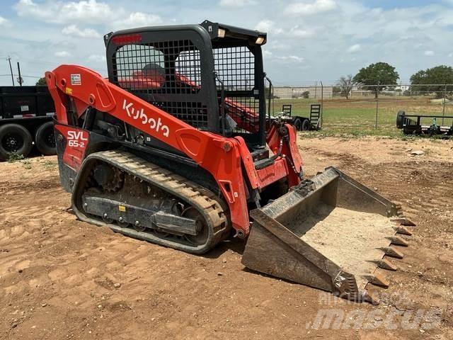 Kubota SVL65-2 滑移装载机