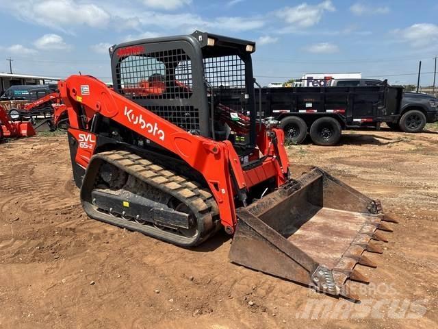 Kubota SVL65-2 滑移装载机