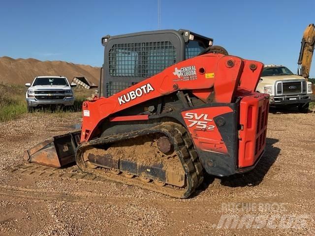 Kubota SVL75-2 滑移装载机