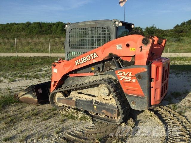 Kubota SVL75-2 滑移装载机