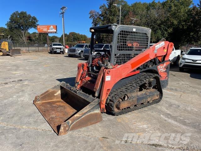 Kubota SVL75-2 滑移装载机