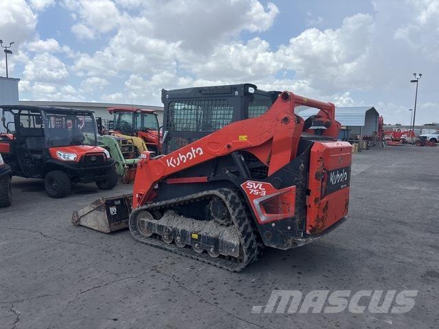 Kubota SVL75-3 滑移装载机